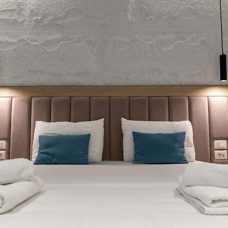 Monel Hotel Ksamil Bagian luar foto