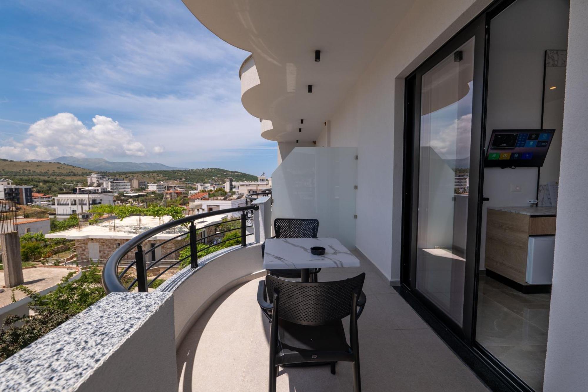 Monel Hotel Ksamil Bagian luar foto