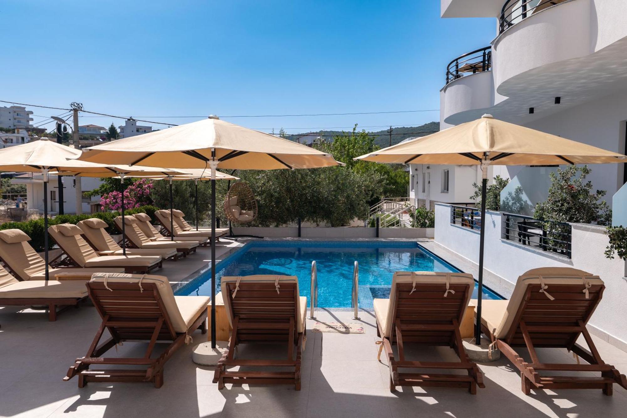 Monel Hotel Ksamil Bagian luar foto