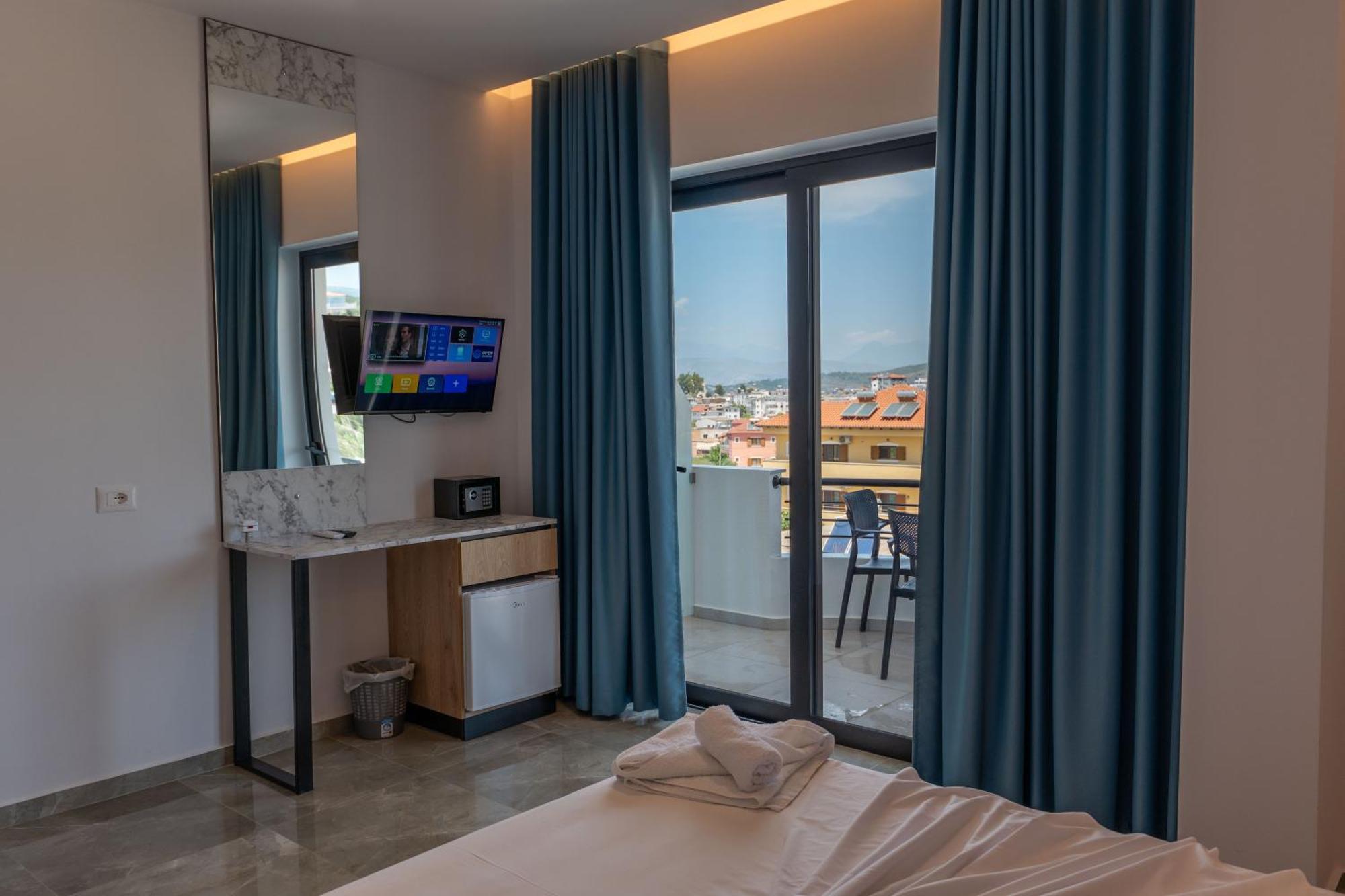 Monel Hotel Ksamil Bagian luar foto