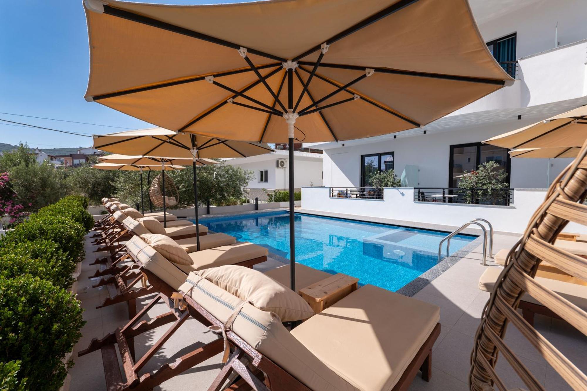 Monel Hotel Ksamil Bagian luar foto